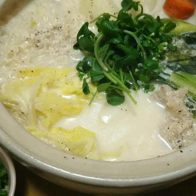 昨日の夕飯(4/8):牛乳鍋