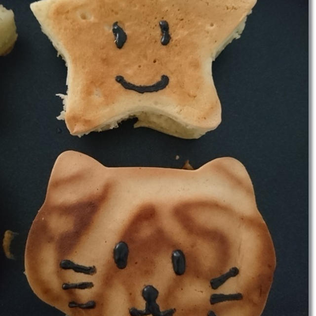 猫と星型パンケーキ☆薄力粉もホケミも無い代用に…！とジャイアンな２人