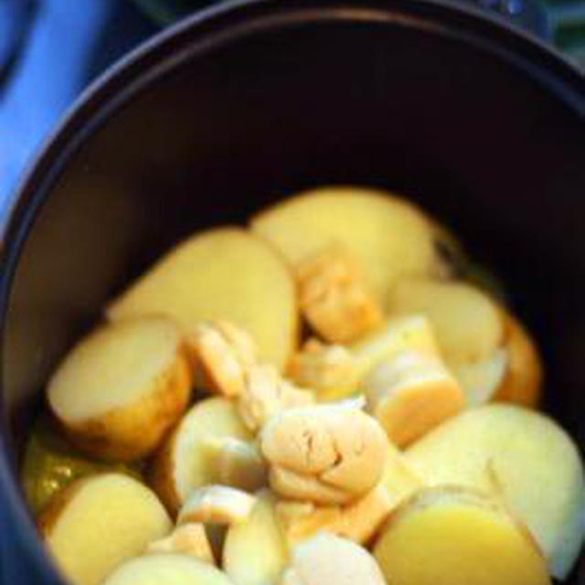 新じゃがとホタテの蒸し煮