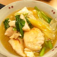 鶏むね肉と豆腐の中華風ネギスープ