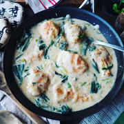栄養たっぷり♪旬のほうれん草のレシピ❤️鶏むね肉のマスタードクリーム煮込み❤️