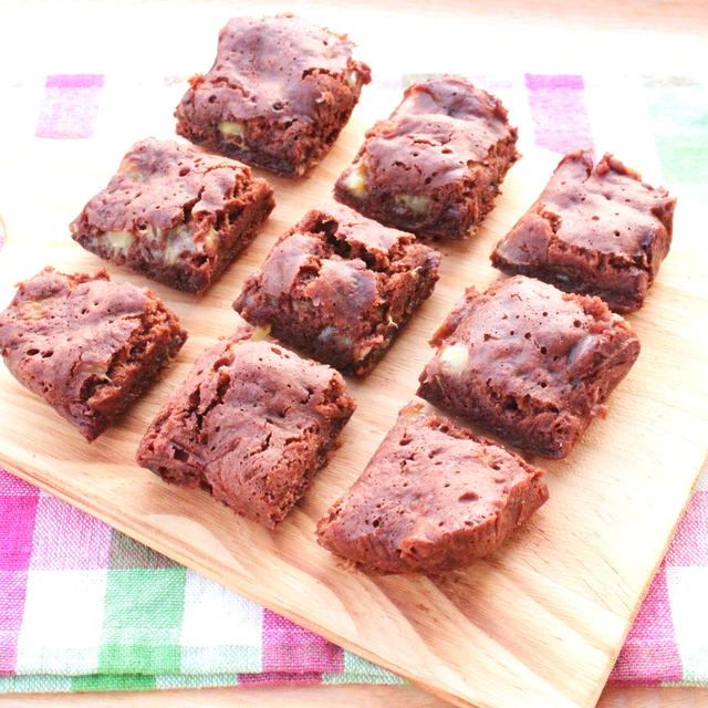 もちもち食感が最高！5分で完成する一番簡単なチョコバナナケーキ。計りがなくても作れます！卵不使用。