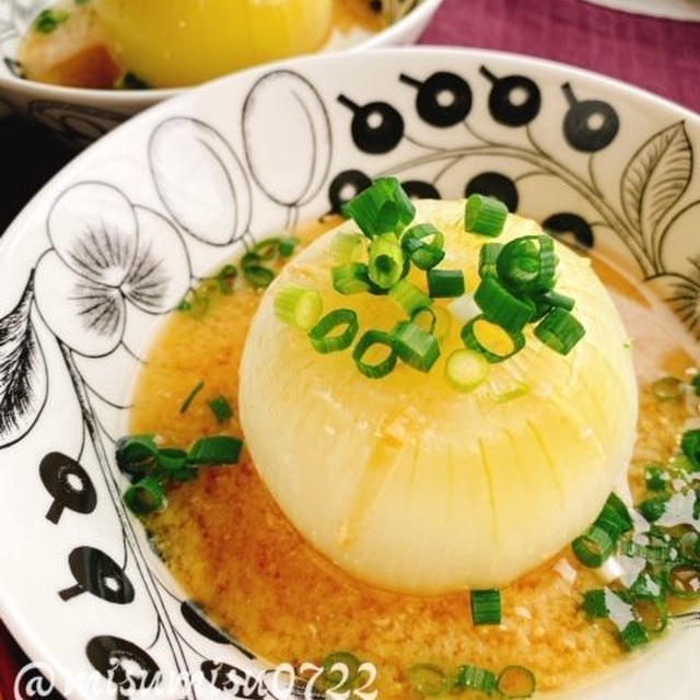 丸ごと玉ねぎの味噌スープ(動画レシピ)/Miso soup with whole onions.