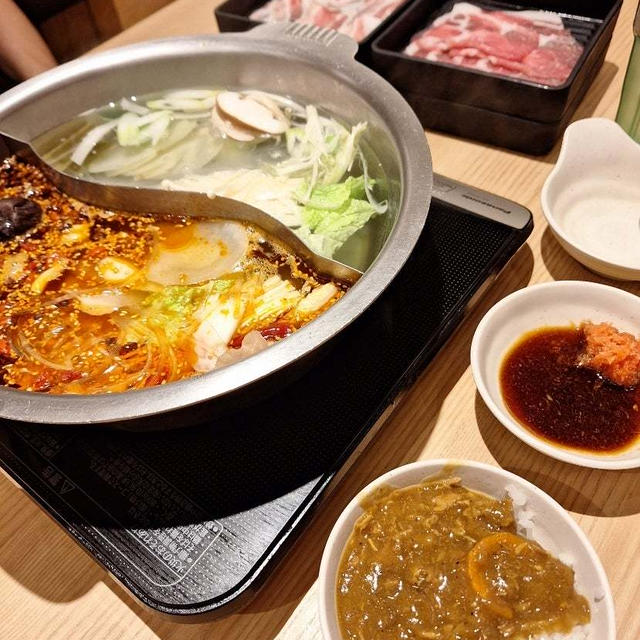 しゃぶ菜でランチ　薬膳火鍋だし