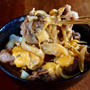 "黄色い悪魔"がのった「濃厚チェダーチーズ豚丼」は、今夜は忙しそうだなって時のまかないDEATH!