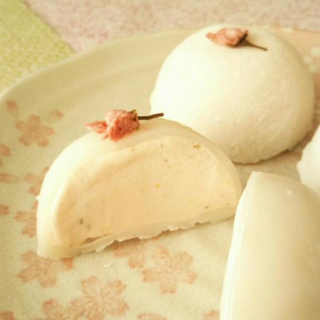 桜餡のアイスクリーム大福