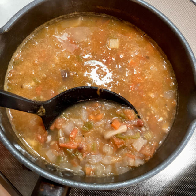 少し不調なので、野菜スープを作る