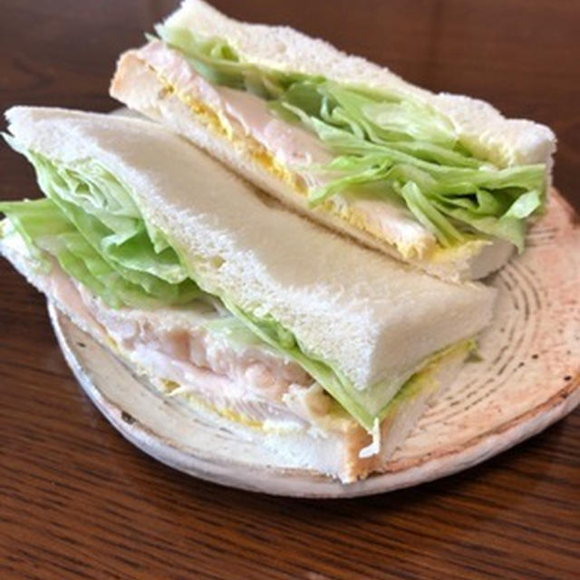 昼ごはんに「チキンサンドイッチ」