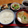 味噌汁と冷や奴と梅きゅうり