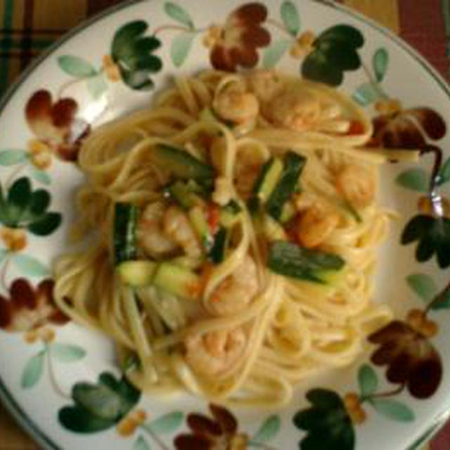 小エビとズッキーニのパスタ