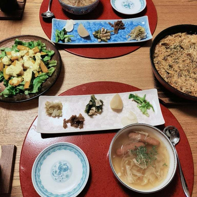 ありもんパエリア、蒸しかぼちゃのタルタルマヨサラダ、小鉢5品ときゃべつスープで晩酌