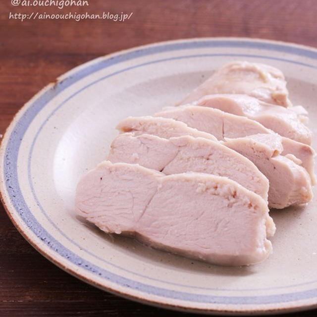 鶏むね肉で電子レンジでも作れる＊パサツカないしっとり蒸し鶏♡