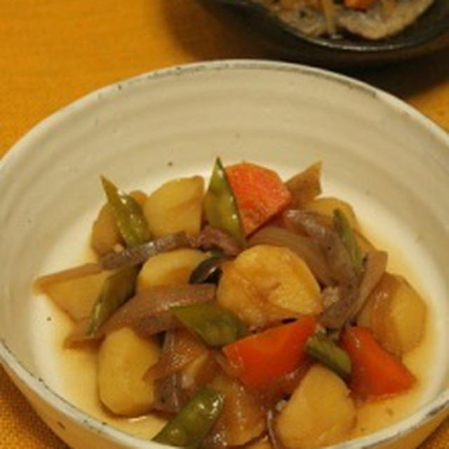 大皿で肉じゃが　　　盛り付け＆器の話を少々