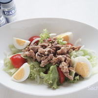 節約食材豚コマを使った、豚コマのピリ辛エスニックごちそうサラダ