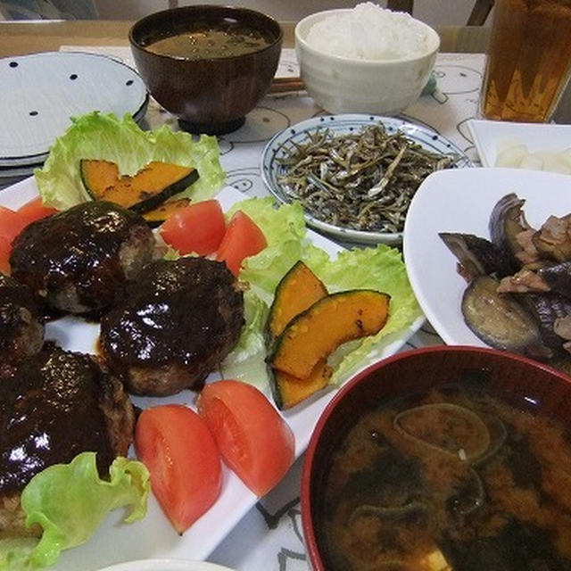 定番ハンバーグ　と　ナスとベーコンの焼きびたし