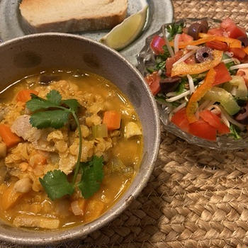 レンズ豆のスープとアラブ風サラダ