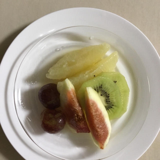 今週のデザートは蜂蜜マリネ