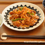 目指す調理時間は10分☆ケチャップ味が食欲増進！豚こまと玉ねぎのナポリタン炒め定食