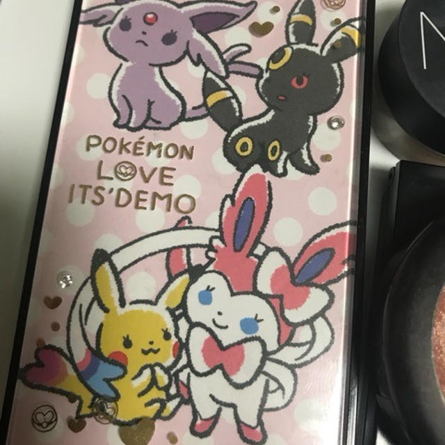 ポケモン アイシャドウ 笑笑