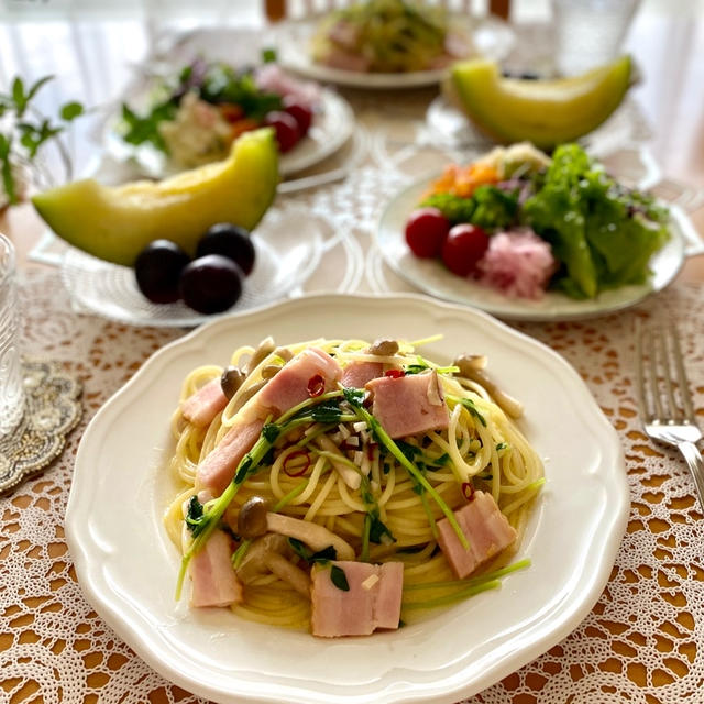 豆苗とベーコンのペペロンチーノ♪