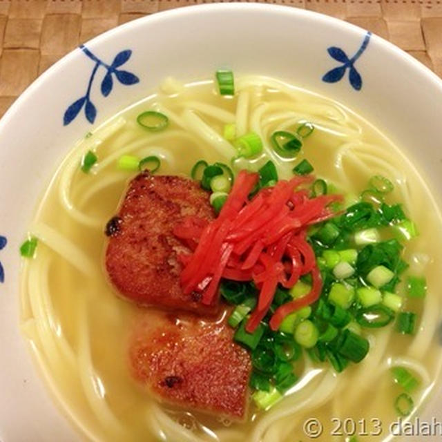 沖縄そばと炊き込みご飯ジューシーを食す