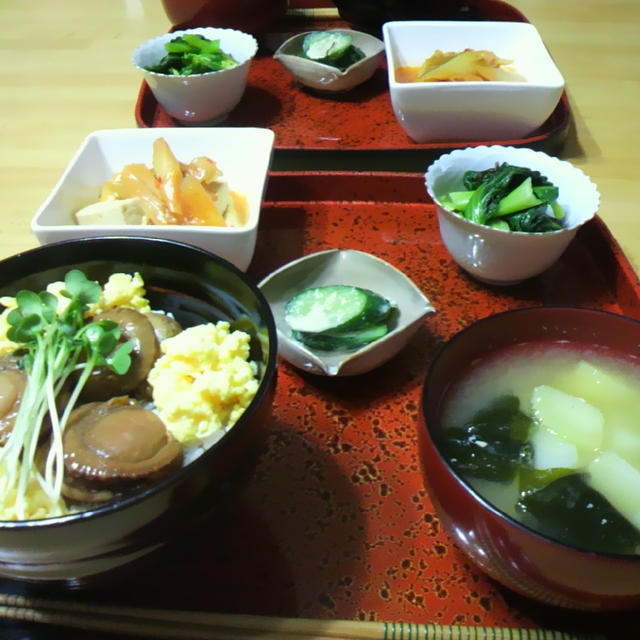 ホタテの照り焼き丼…北海道は美味しいどぅ〜