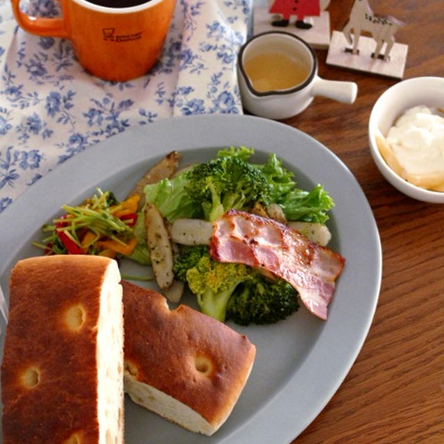 朝ごはん＊電動自転車ダイエット、超熟フォカッチャであぶらっぽい朝ごはん