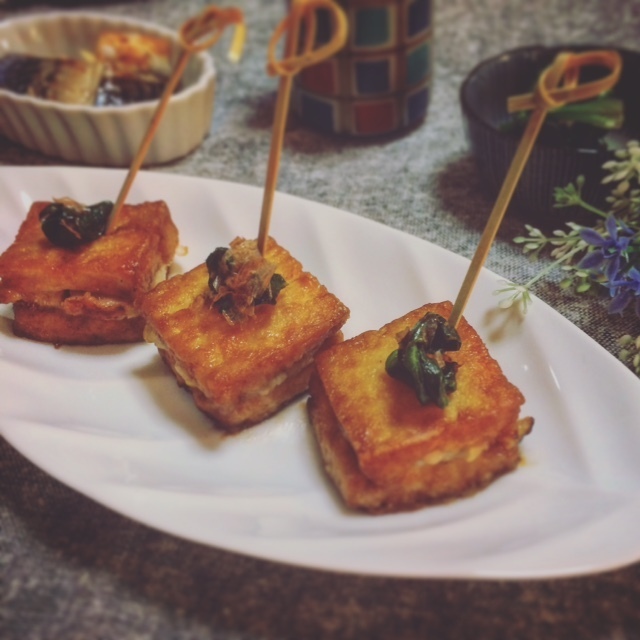 おつまみにも☆厚揚げ豆腐の味噌挽き肉♪挟み焼き