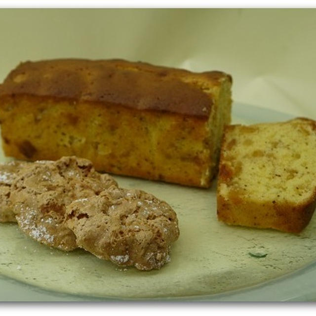 クロッカン＆ルイボスティーと白桃のパウンドケーキ