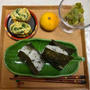 燻されながらの昼ご飯と、もみ殻で土壌改良剤作り
