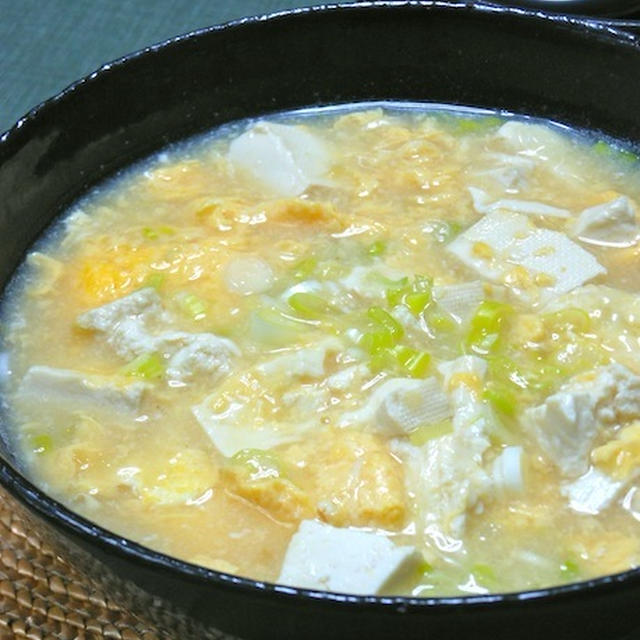 白だしで簡単〜あと一品ほしいときのおかずスープ！豆腐と卵のとろとろ煮。