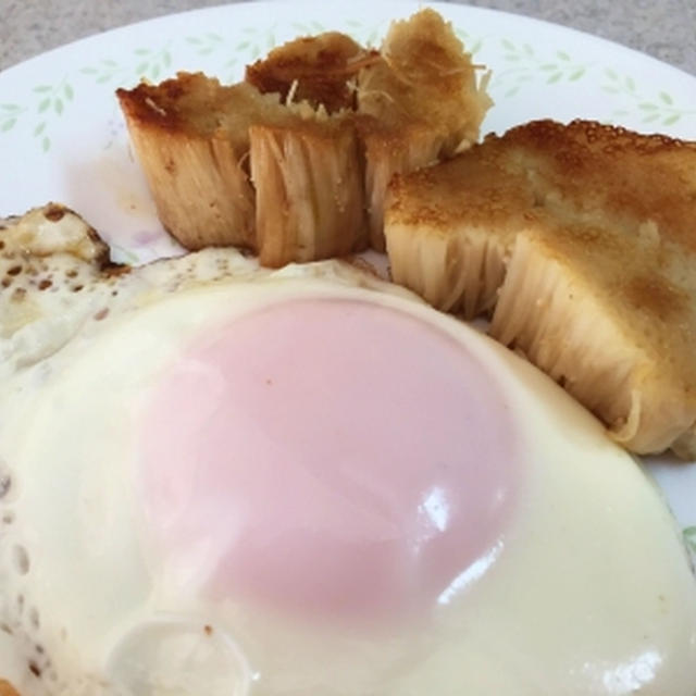 えのきの根元をバター醤油で焼いて＆レンコンとちーちゃん♪