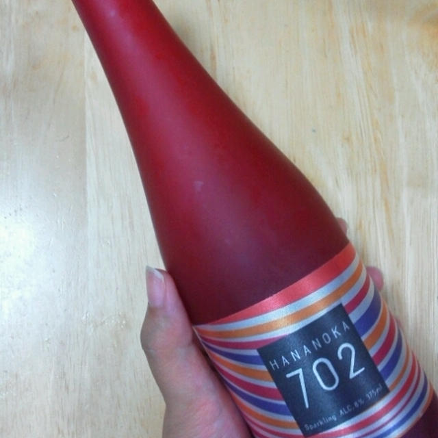 見た目もかわいい！フルーティな発泡清酒『花の香７０２スパークリング』を飲んだよ