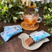 キリっと塩が効いた藻塩チョコクランチ～大洗土産