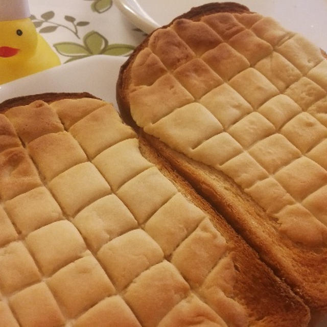 小麦粉と食パンで作るメロンパンのレシピ
