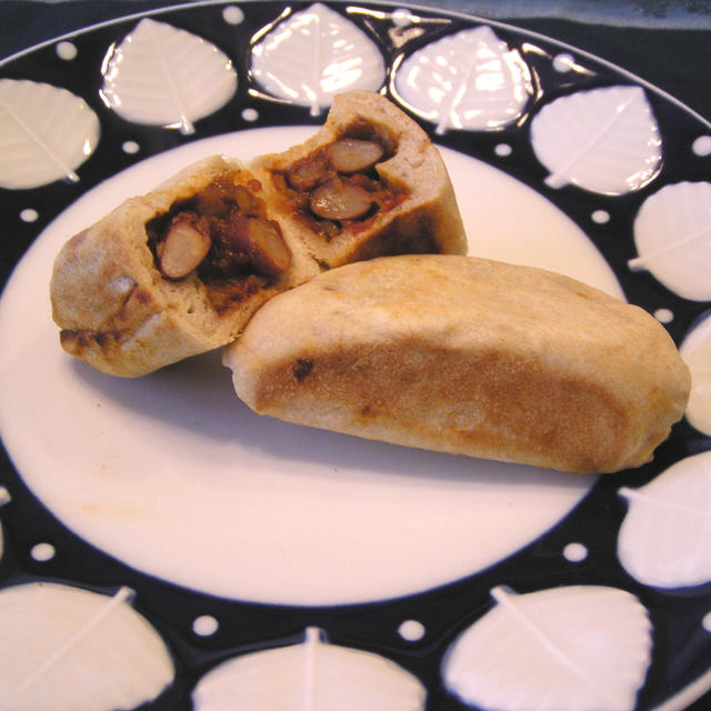 キドニービーンズの味噌カレーで・・・リーちゃんオリジナルお焼きパン
