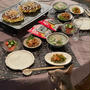 プロ野球開幕戦をお好み焼きを食べながらみてる