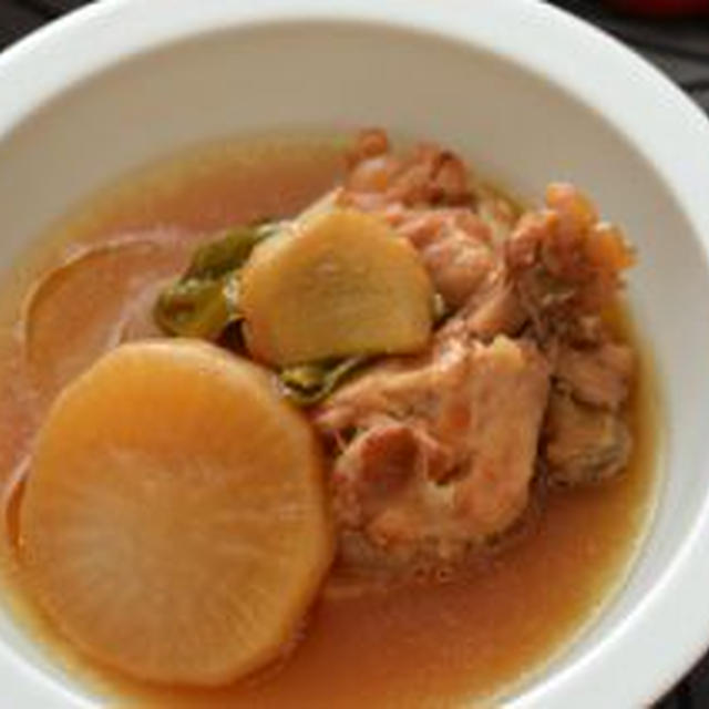 ほろほろ手羽元と大根の煮物。［手羽元・大根］★★☆　圧力鍋で。