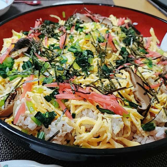 ”ふきのちらし寿司”と”茶碗蒸し”の晩ごはん‥