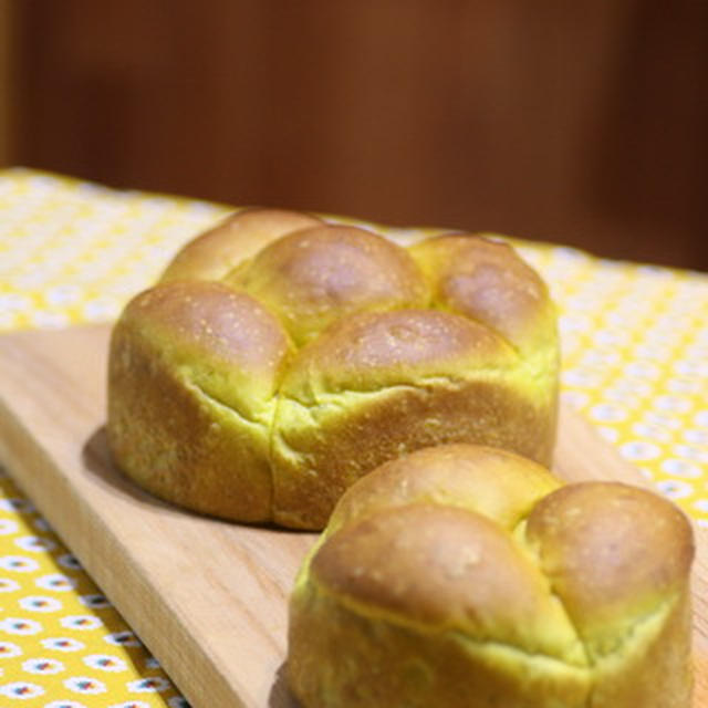 ちぎりパン風かぼちゃパン。