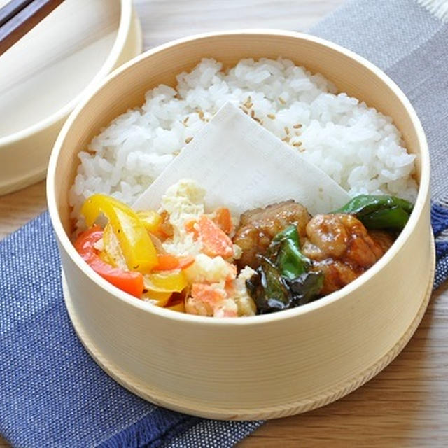 【15分節約弁当】冷めてもやわらか！おいしい！豚こまボールの照り焼きがメインのお弁当