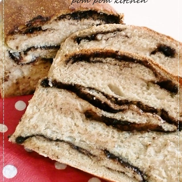 ゼブラ模様？全粒粉食パン