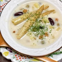 【こんがりベビーコーンとお豆のクリームチャウダー】