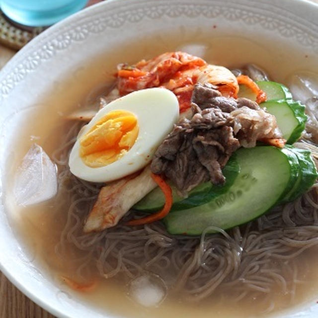 冷麺でお昼