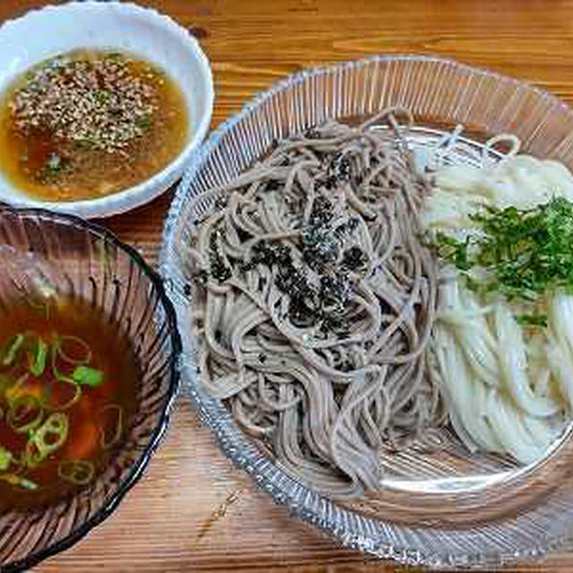 蕎麦とそうめんの合い盛り。リメイクカレー