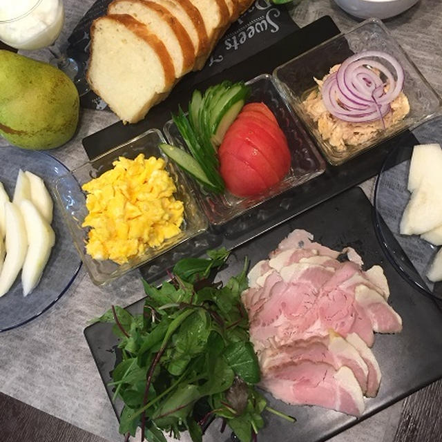 手作りパンでオープンサンドの夕食～
