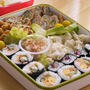 運動会のお弁当。　“やっぱ巻きものよね”