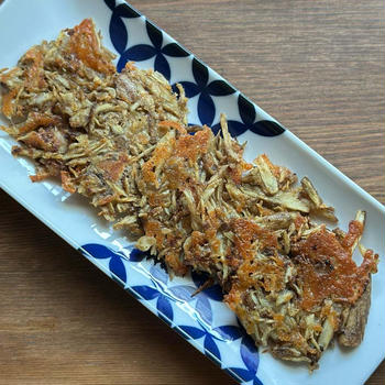 チーズゴボー焼き  と  満開のスノーフレーク。