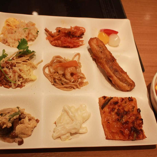 ビュッフェ　露庵　桑名店