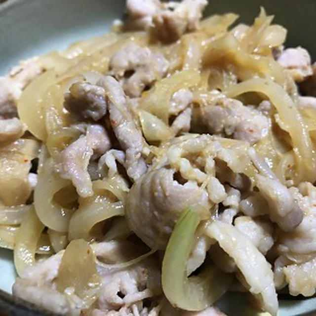 豚肉と新玉ねぎのちゃちゃっとの炒め物＆庭の紫陽花等♪